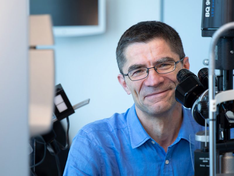 Dr.-med.-Juerg-Hengstler-scaled.jpg